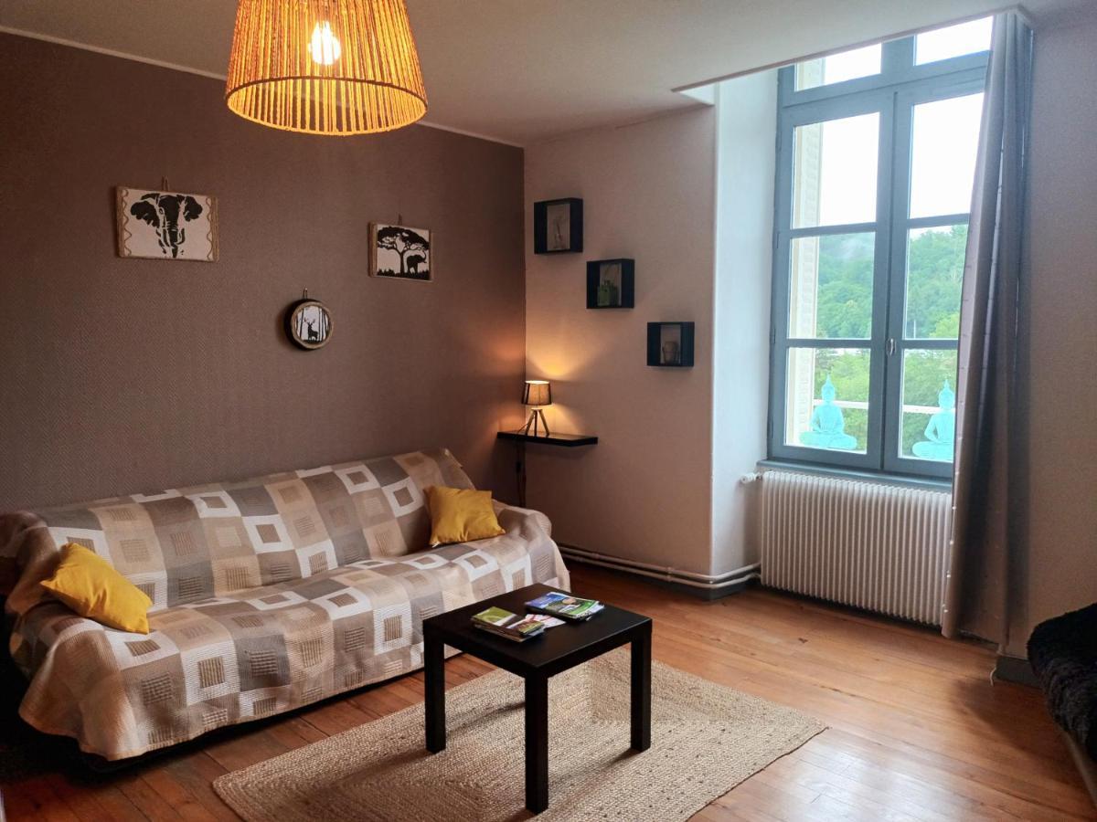 Appartement Chaleureux De 82M2 Proche De Vulcania Pontaumur Екстериор снимка