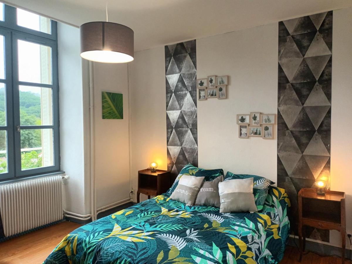 Appartement Chaleureux De 82M2 Proche De Vulcania Pontaumur Екстериор снимка